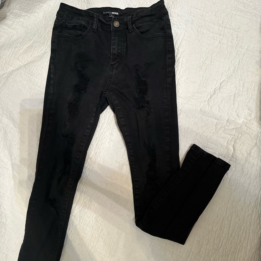 FASHION NOVA distressed black jeans